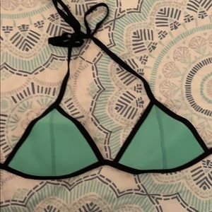 Triangl bikini top